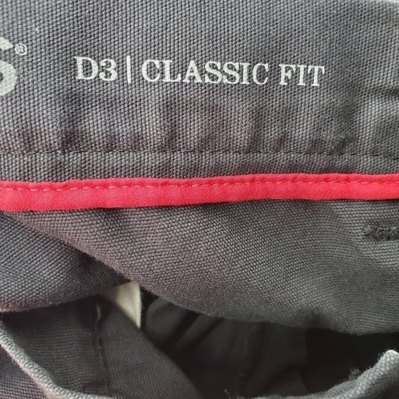 Dockers D3 Classic Fit Size 42x32 Mens Pleated Signature Khaki Pants Black - Picture 8 of 9